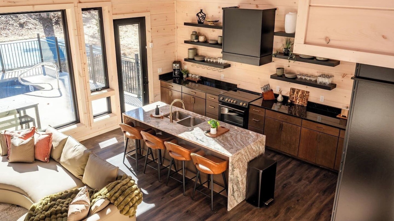 Photo of Livingroom in Pittman Center