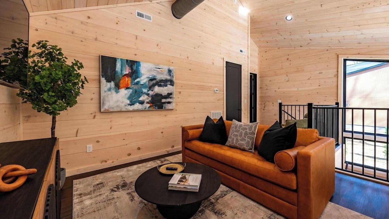 Photo of Livingroom in Pittman Center