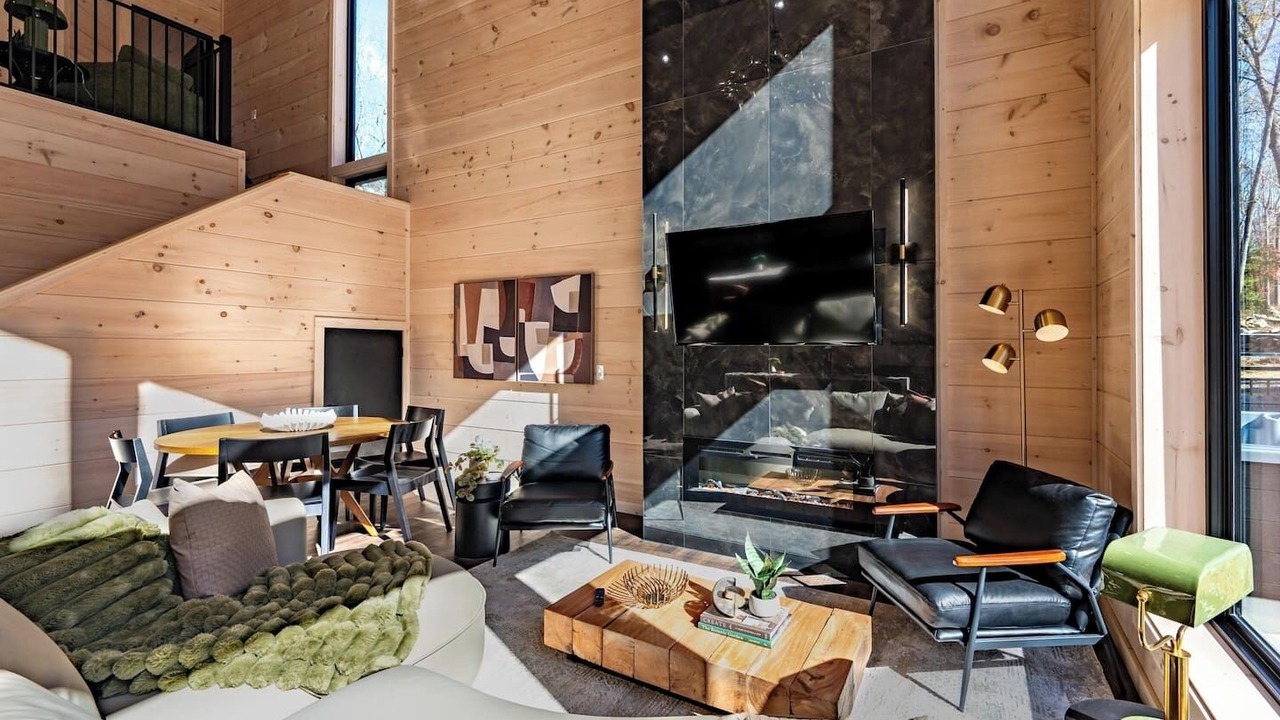 Photo of Livingroom in Pittman Center