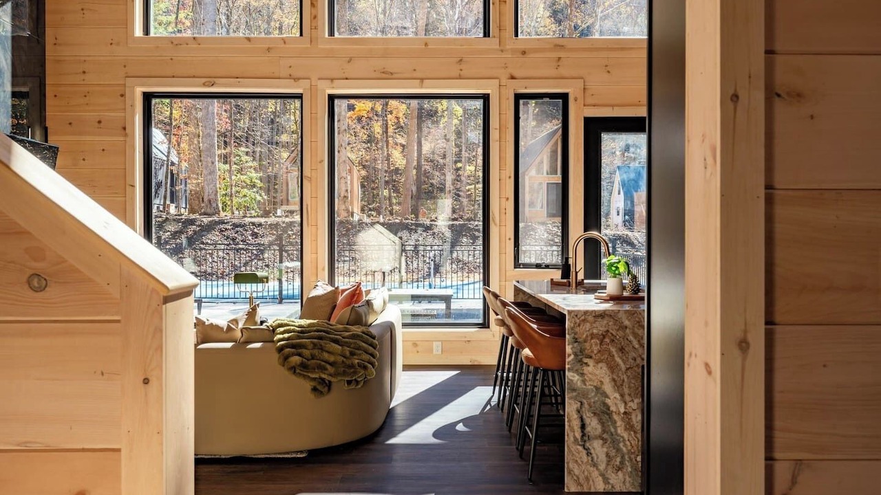 Photo of Livingroom in Pittman Center