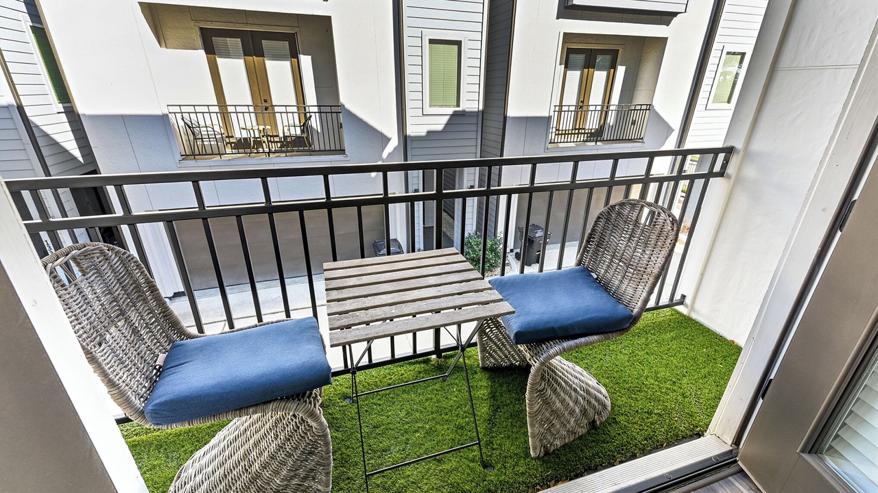 Photo of Outdoor in Spring Branch West
