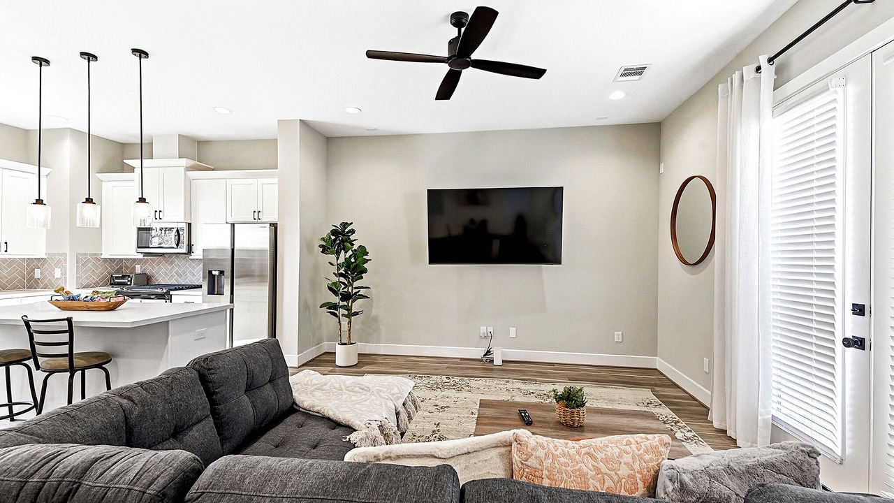 Photo of Livingroom in Spring Branch West