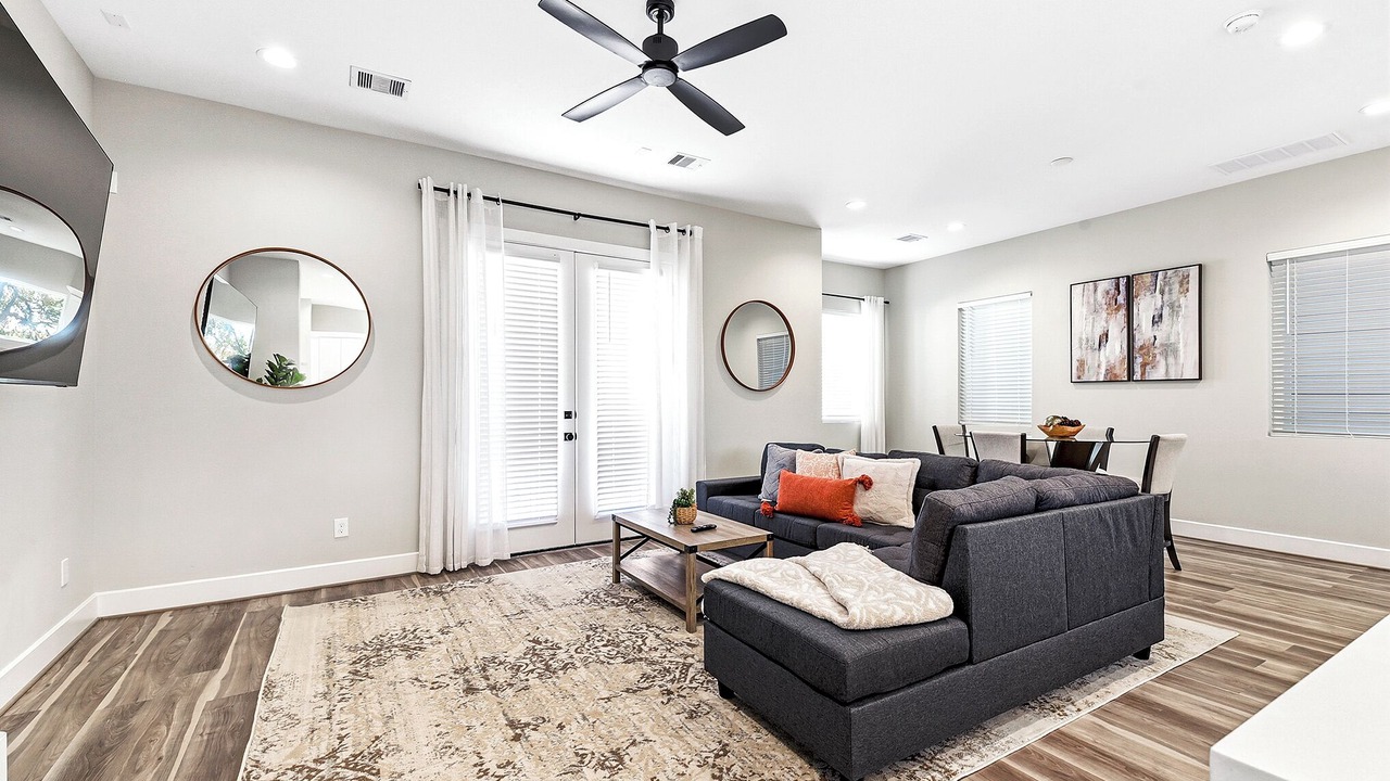 Photo of Livingroom in Spring Branch West