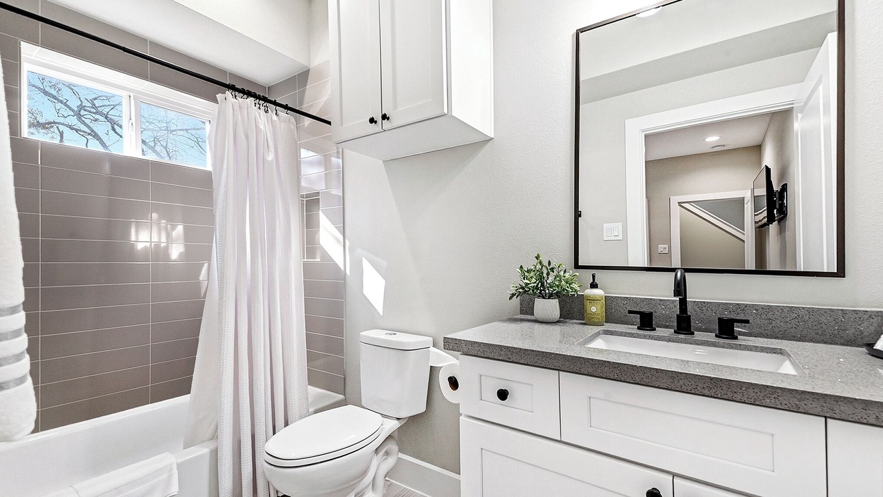 Photo of Bathroom in Spring Branch West