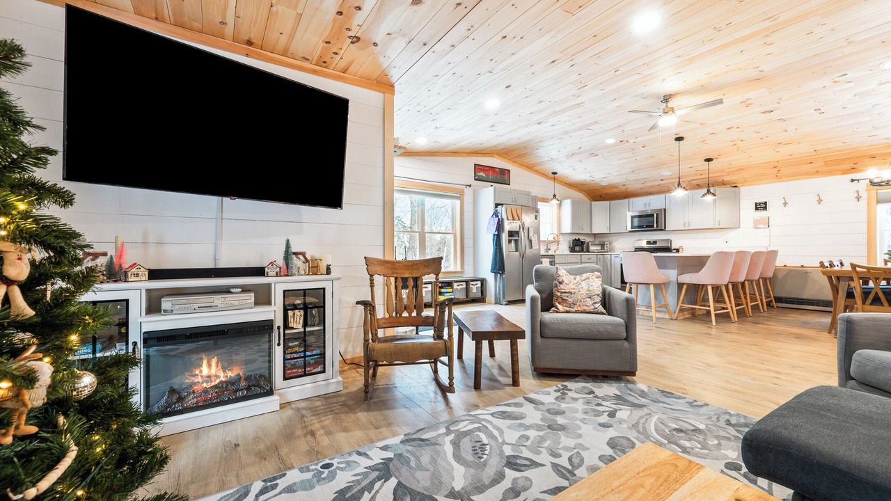 Photo of Livingroom in Rangeley Plantation