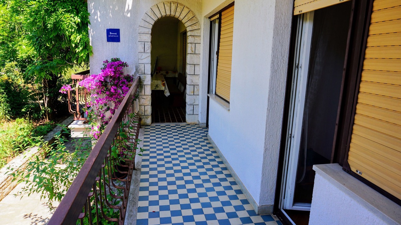 Photo of Outdoor in Basanija