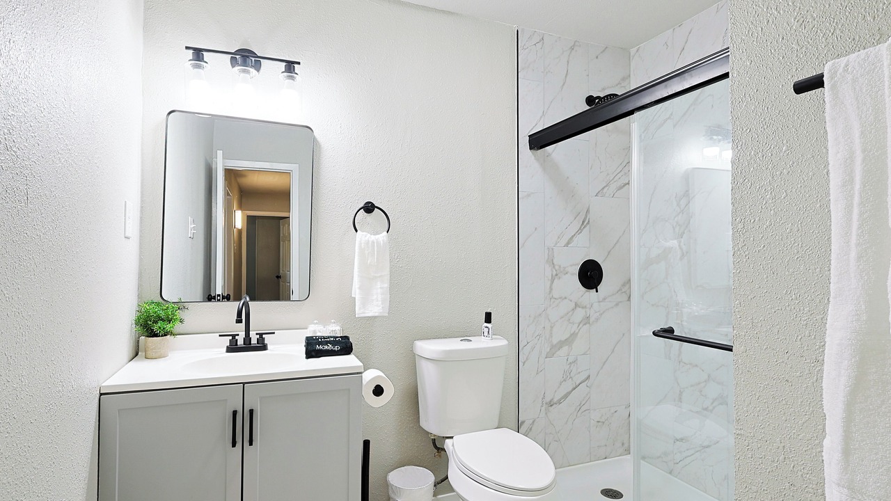 Photo of Bathroom in Farmers Branch