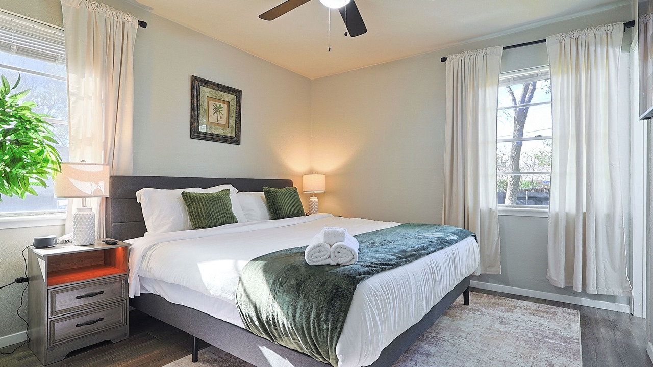 Photo of Bedroom in Farmers Branch