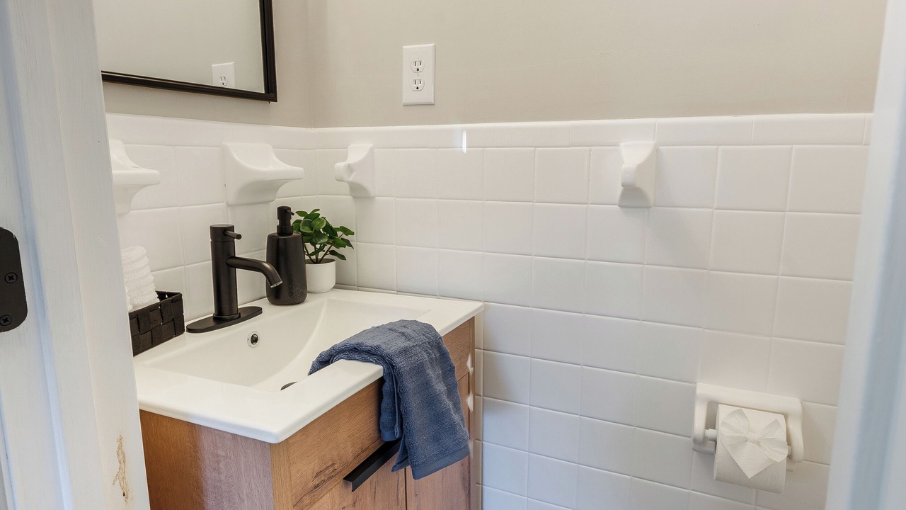 Photo of Bathroom in Vista Acres