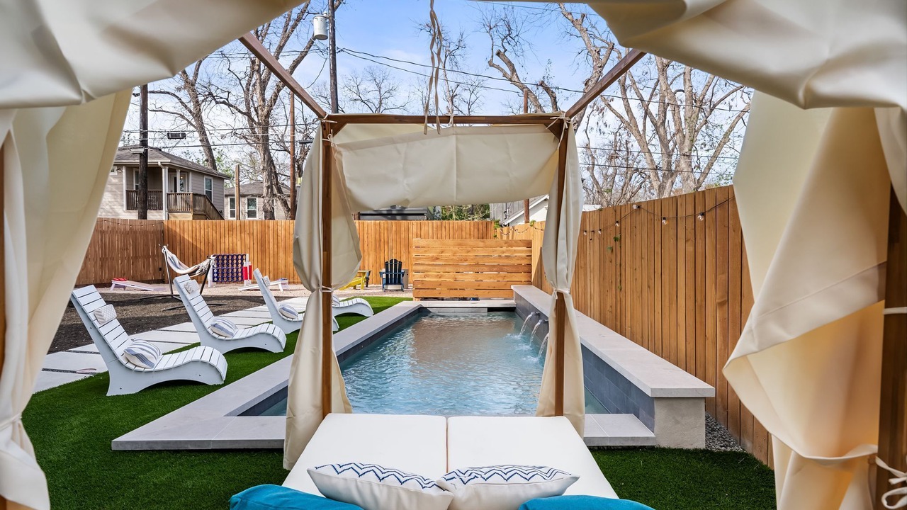 Photo of Outdoor in Holly