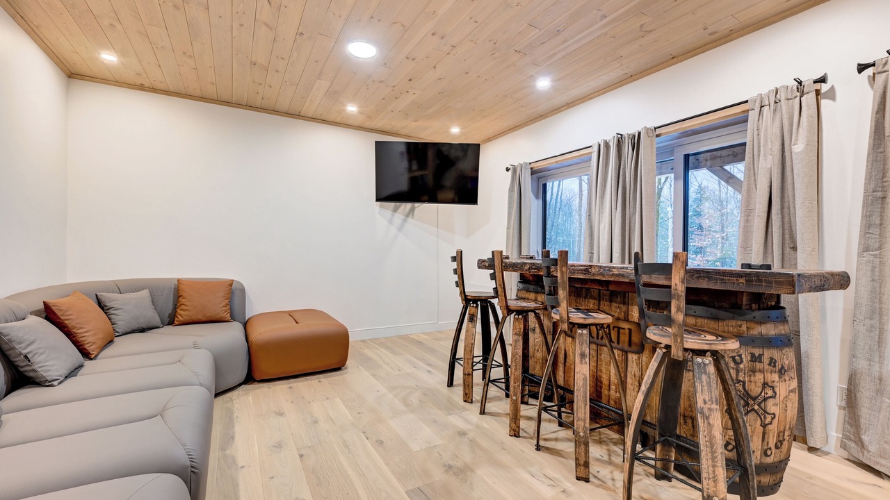 Photo of Livingroom in Amherst