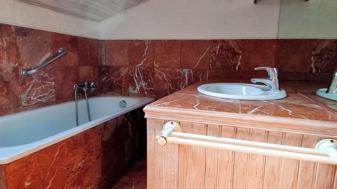 Photo of Bathroom in La Tour-Sur-Orb