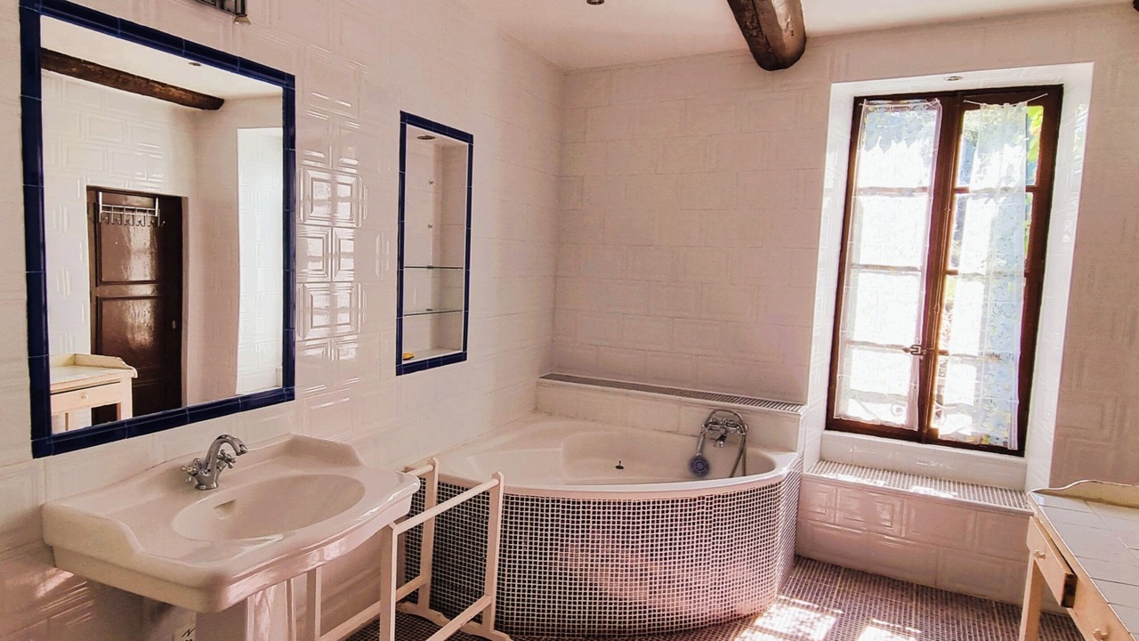 Photo of Bathroom in La Tour-Sur-Orb