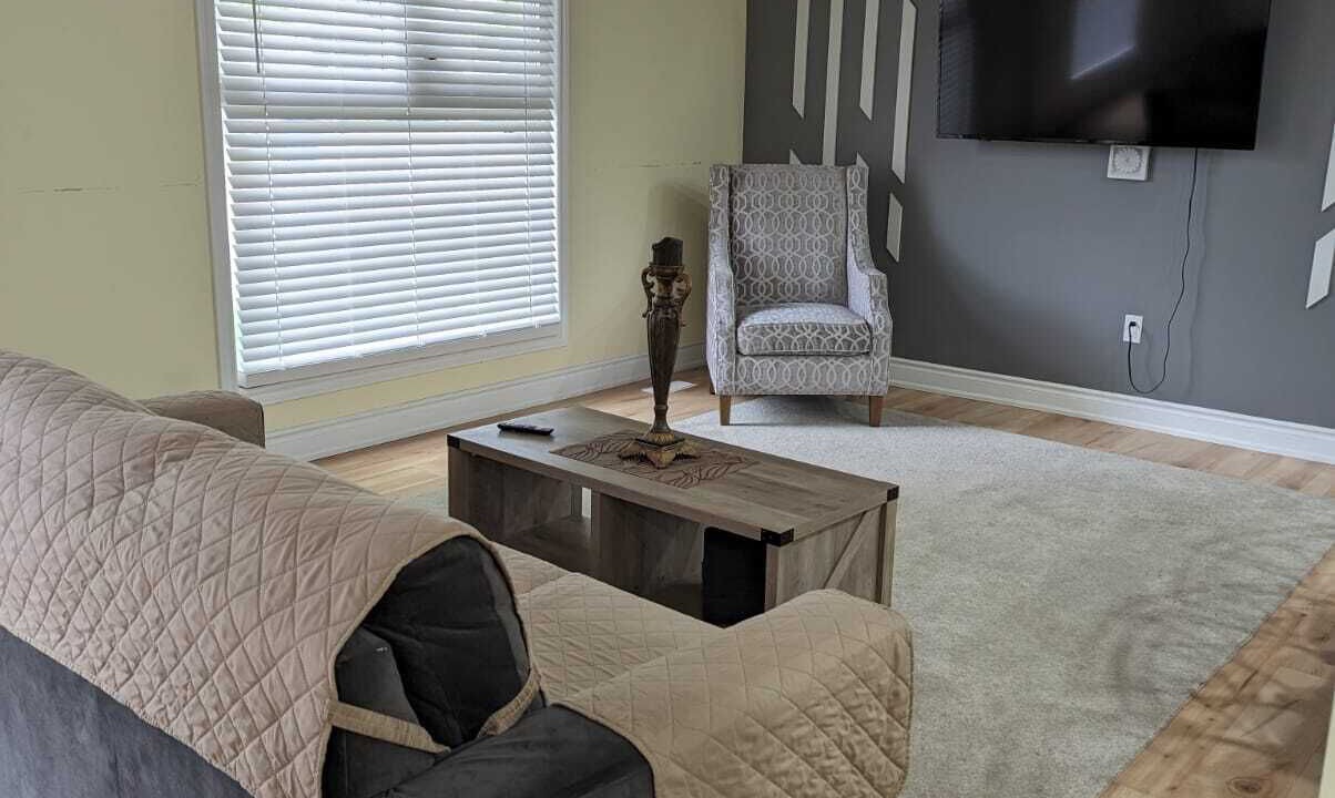 Photo of Livingroom in Chatham-Kent