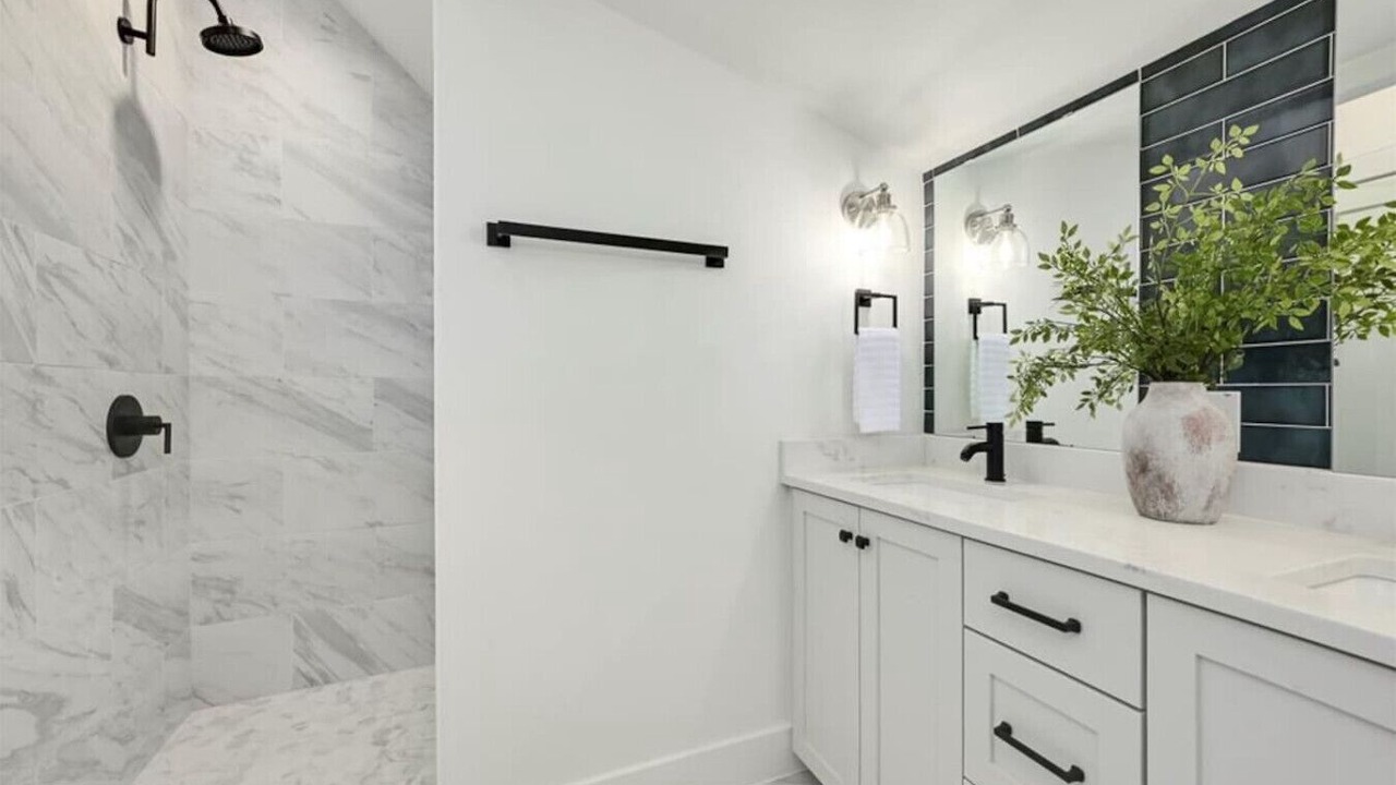 Photo of Bathroom in Chestnut