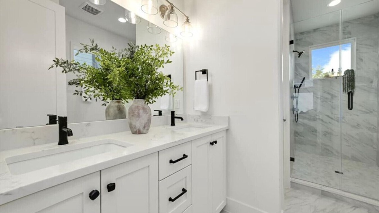 Photo of Bathroom in Chestnut