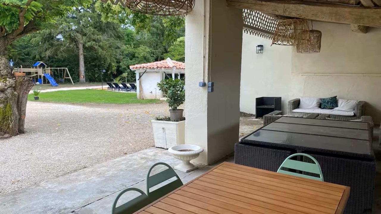 Photo of Outdoor in Barry-d'Islemade