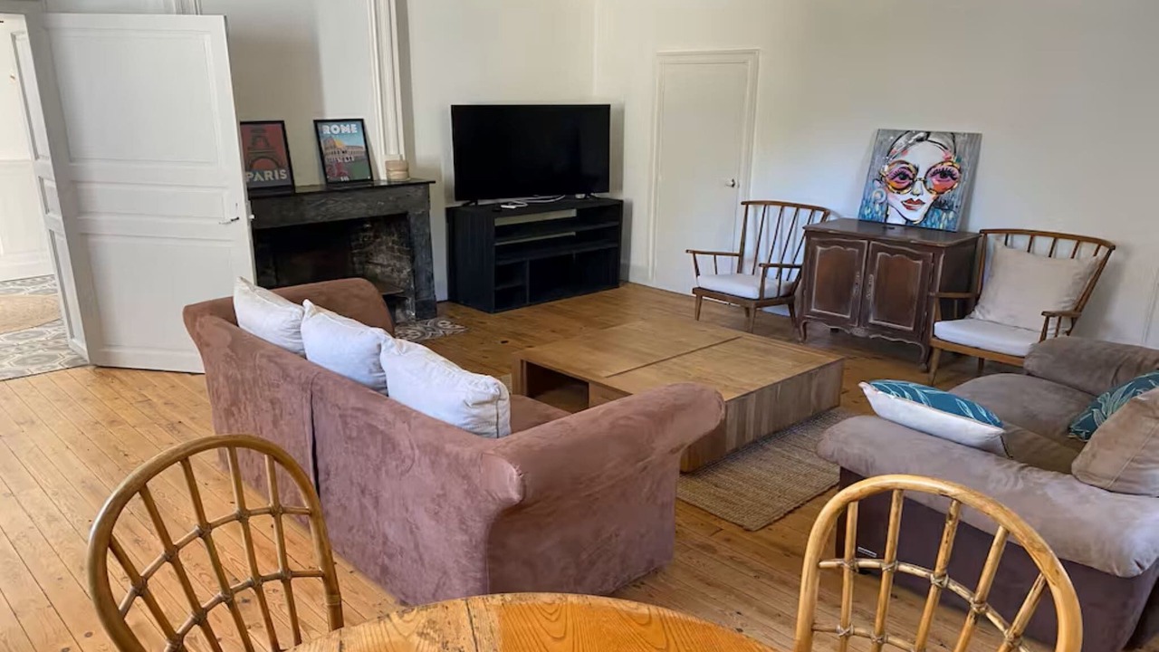 Photo of Livingroom in Barry-d'Islemade