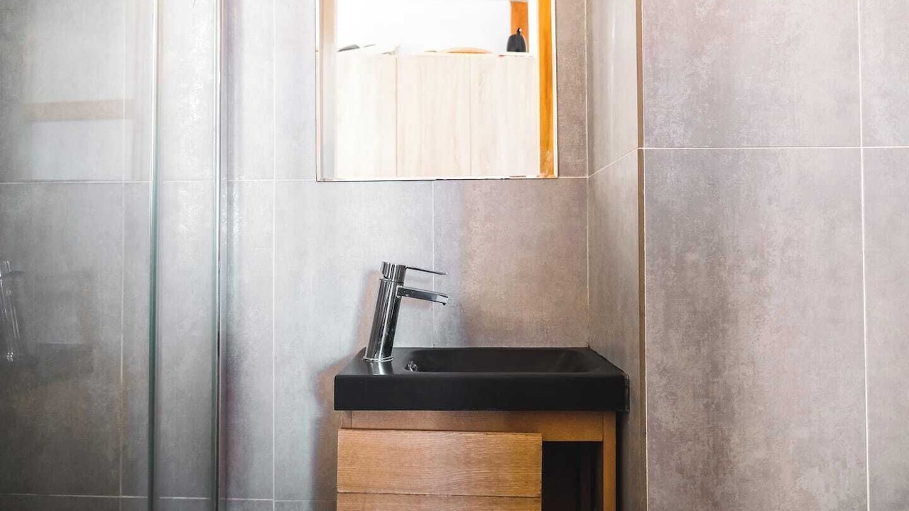 Photo of Bathroom in Quartier de la Folie-Mericourt