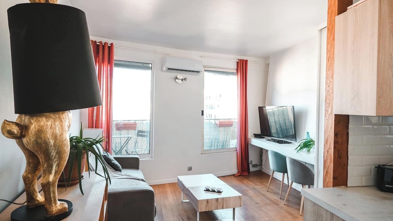 Photo of Livingroom in Quartier de la Folie-Mericourt
