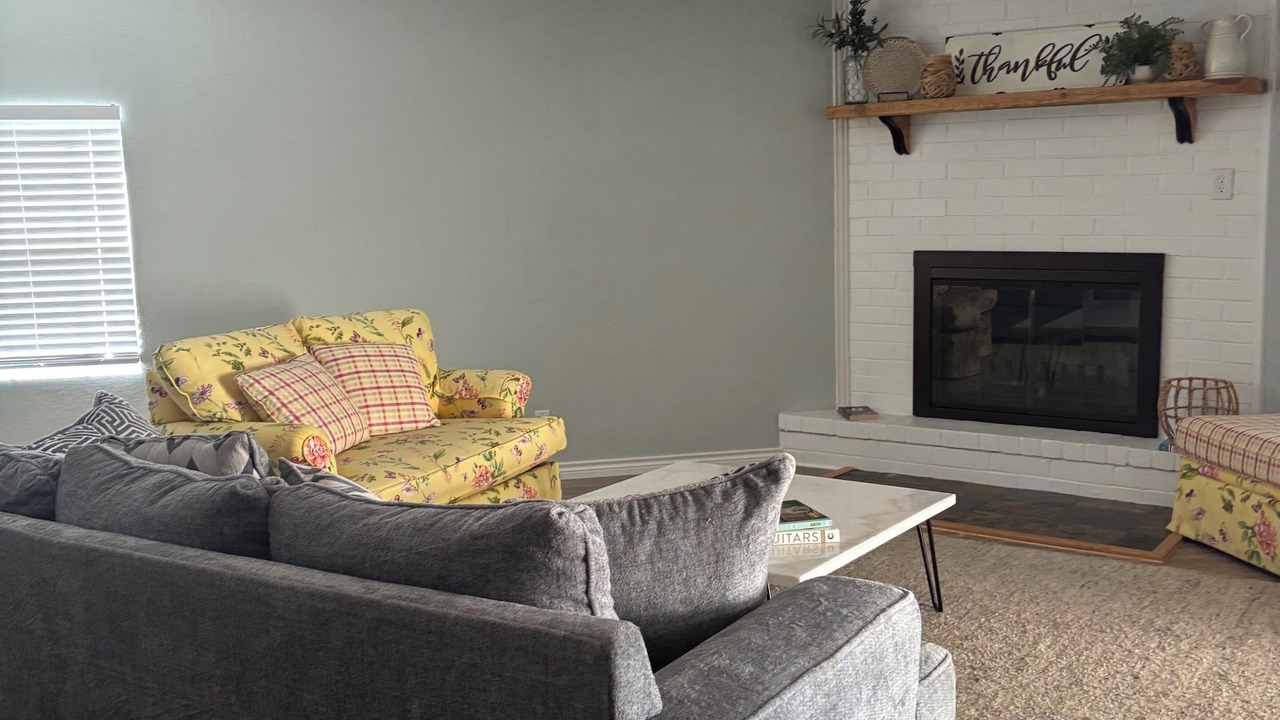 Photo of Livingroom in China Spring