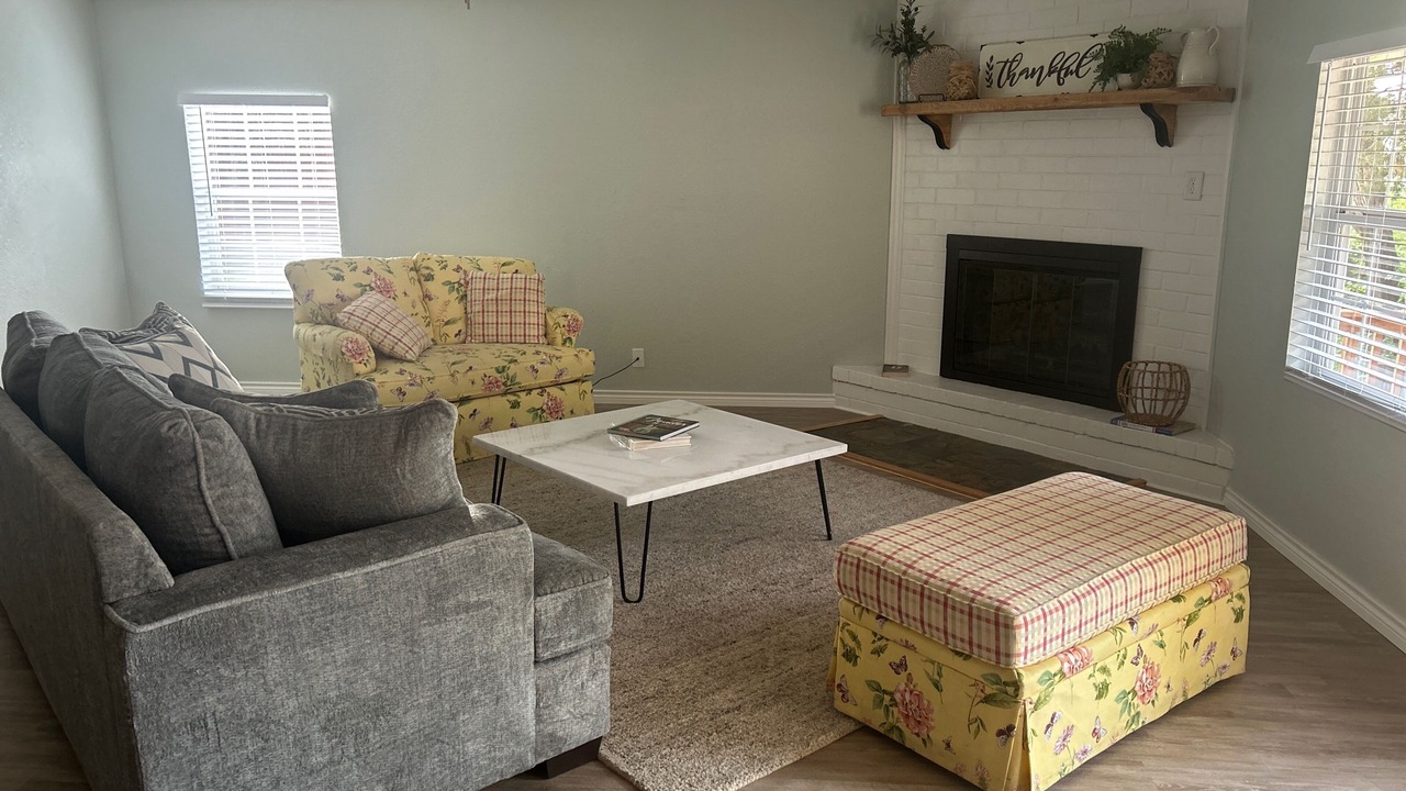 Photo of Livingroom in China Spring