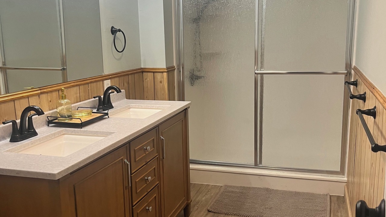 Photo of Bathroom in China Spring