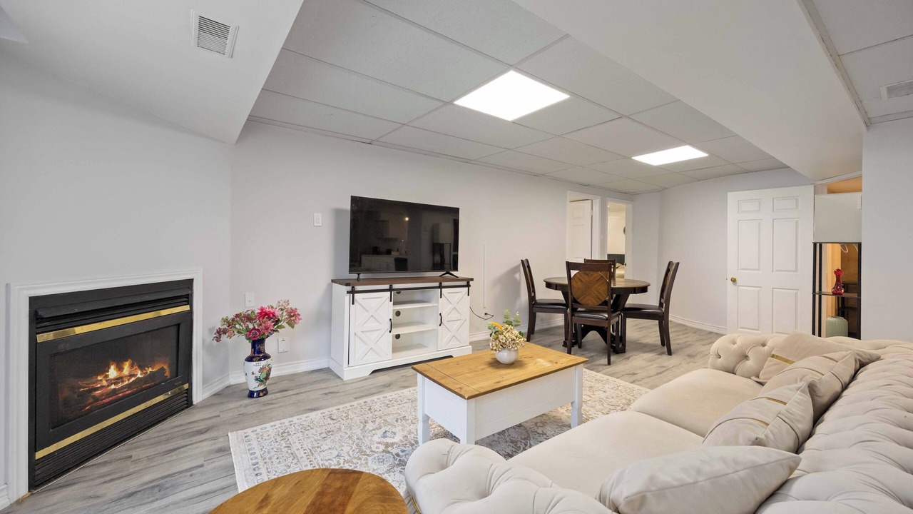 Photo of Livingroom in Aurora