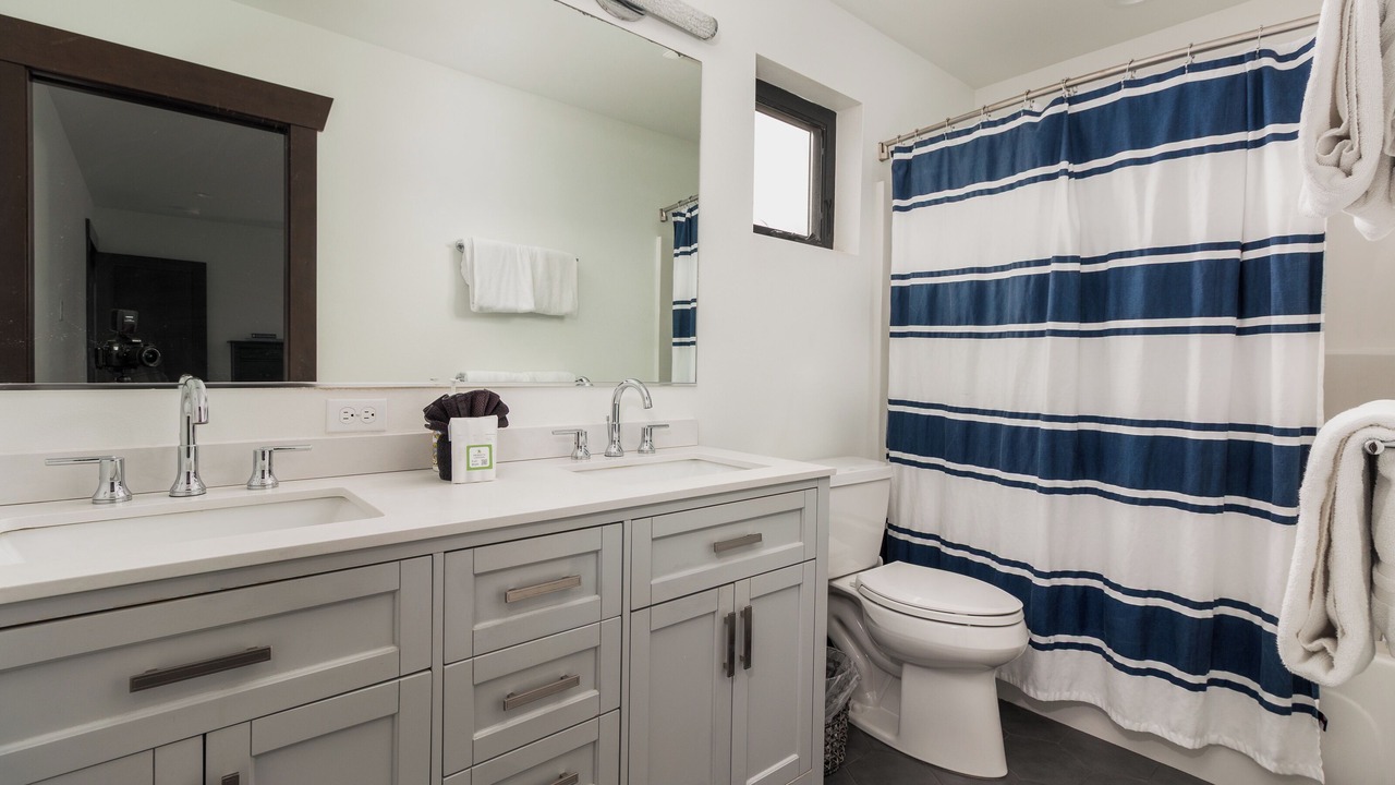 Photo of Bathroom in Kiwanda Shores