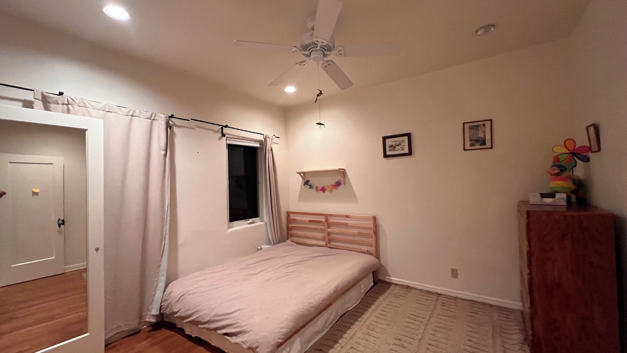 Photo of Bedroom in Sam Hughes