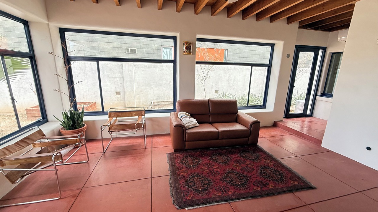 Photo of Livingroom in Sam Hughes