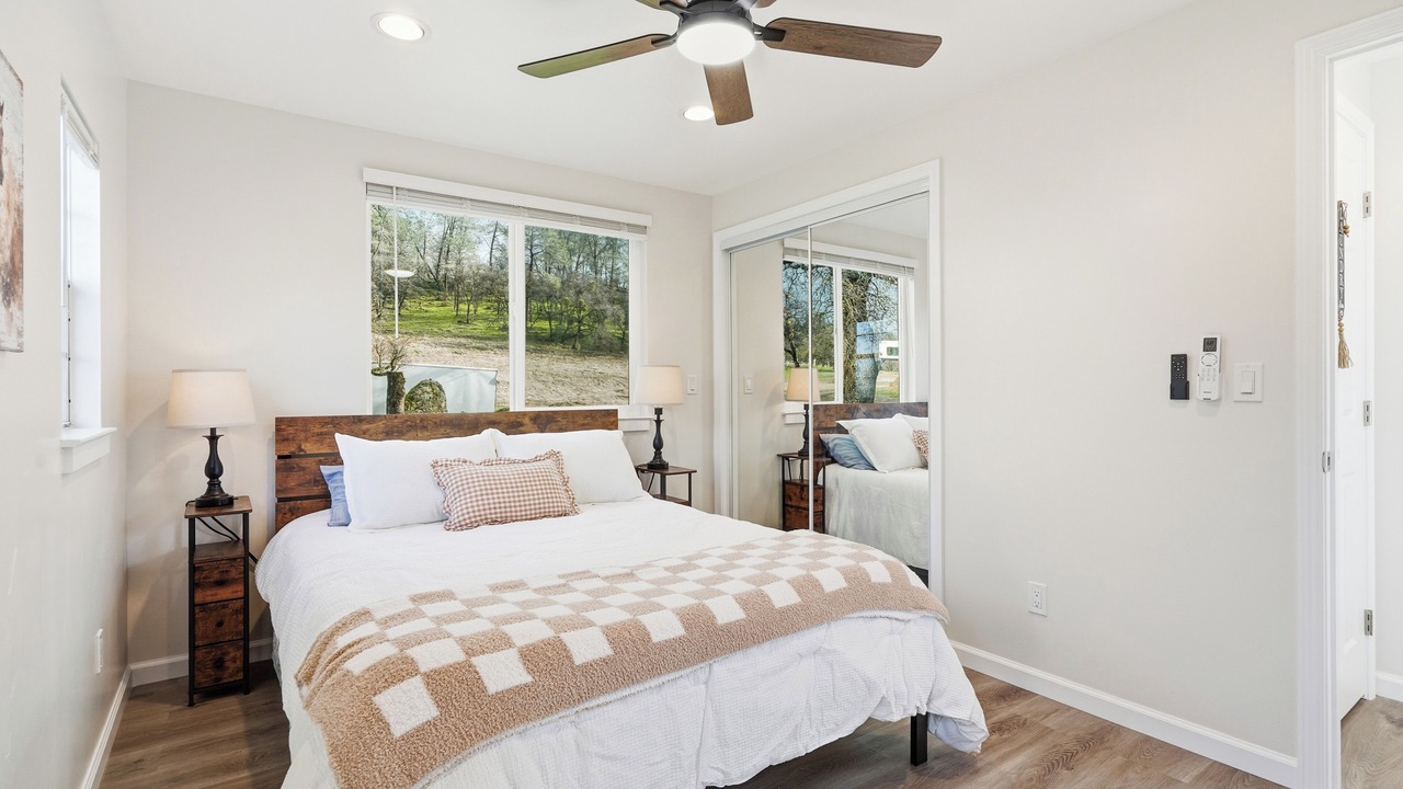 Photo of Bedroom in Smartville
