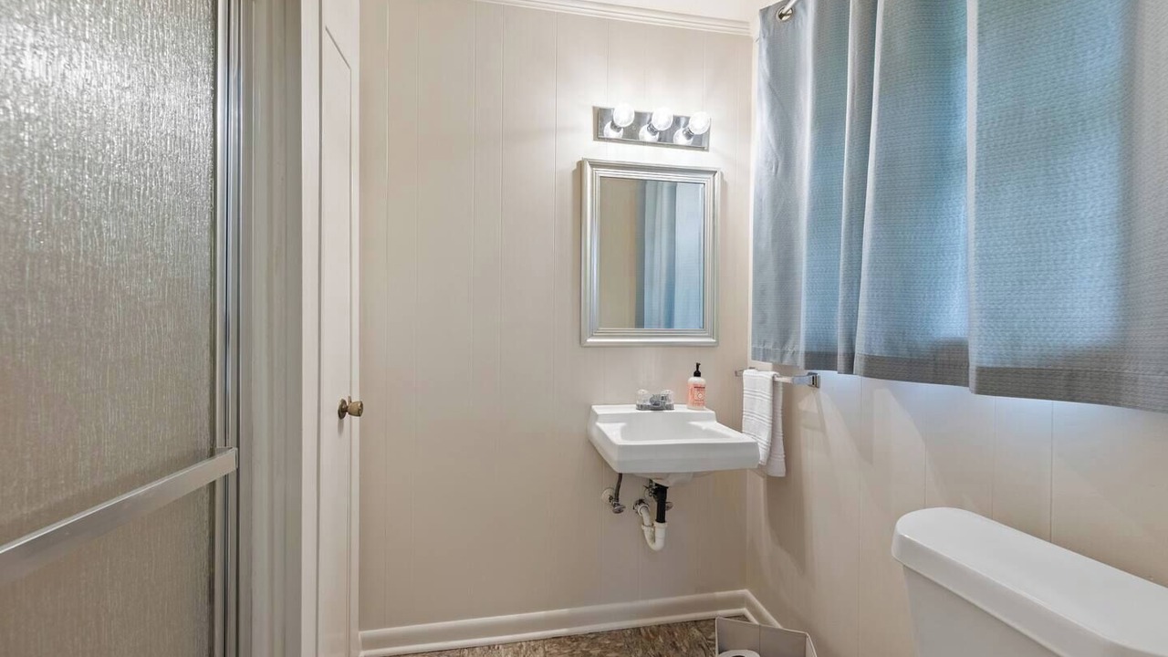 Photo of Bathroom in Broussard