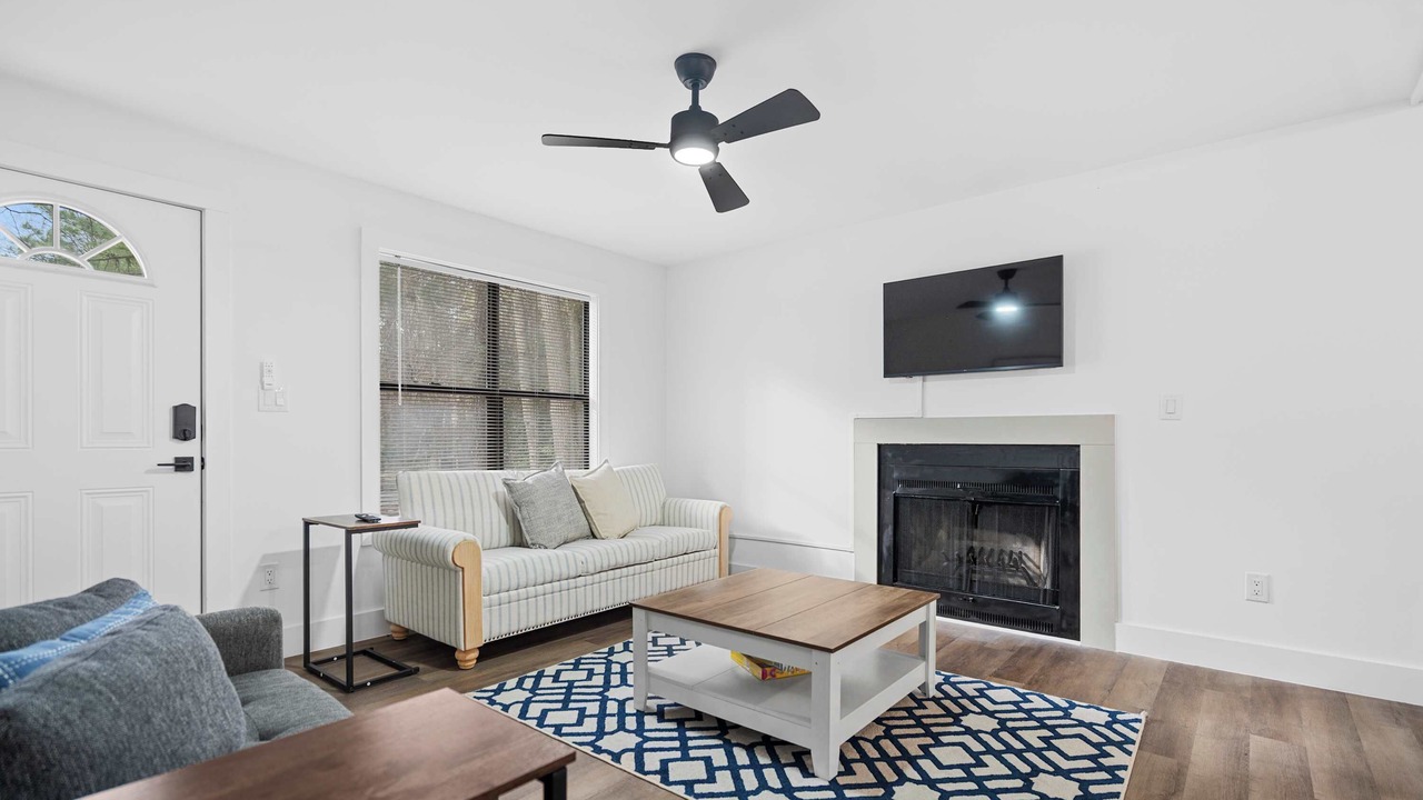 Photo of Livingroom in Chapel Hill
