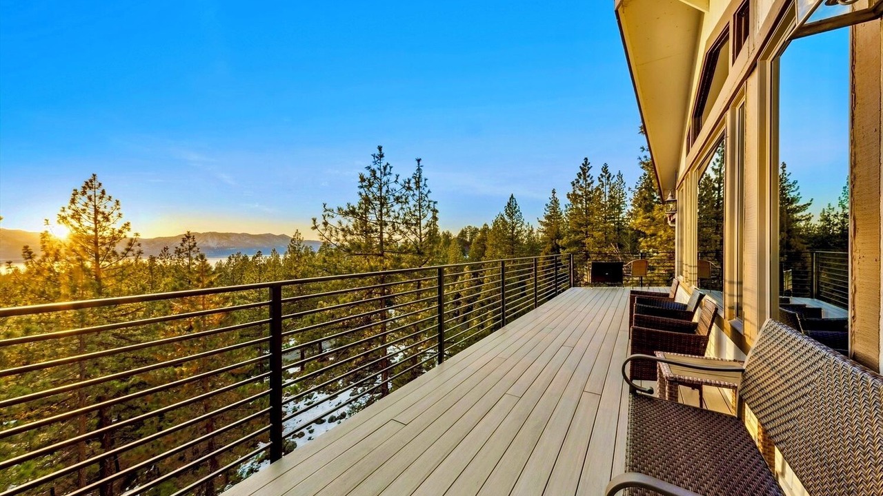 Photo of Patio Balcony in Round Hill Village