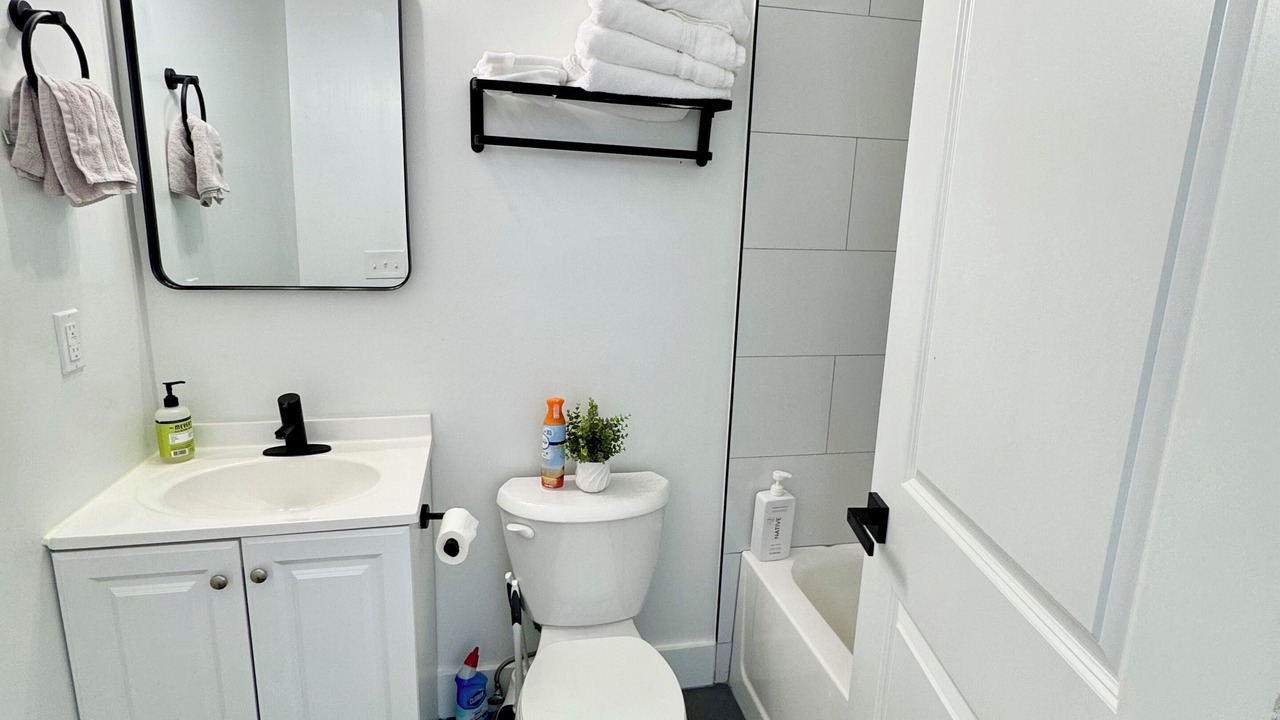 Photo of Bathroom in Newark