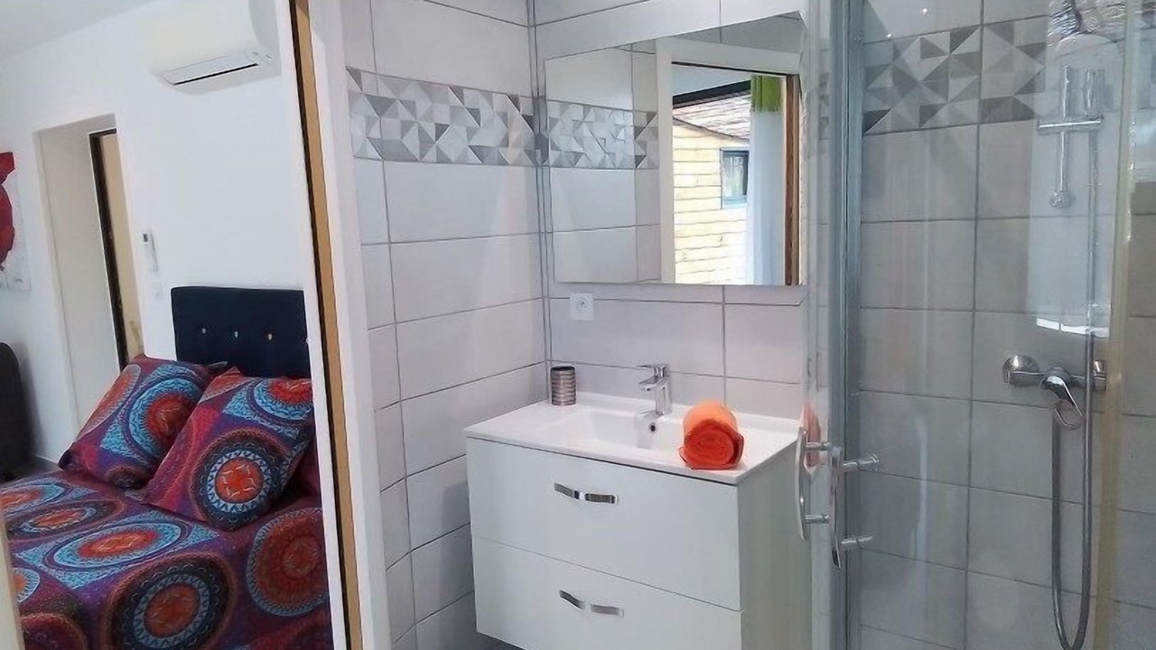 Photo of Bathroom in Camaret-sur-Aigues