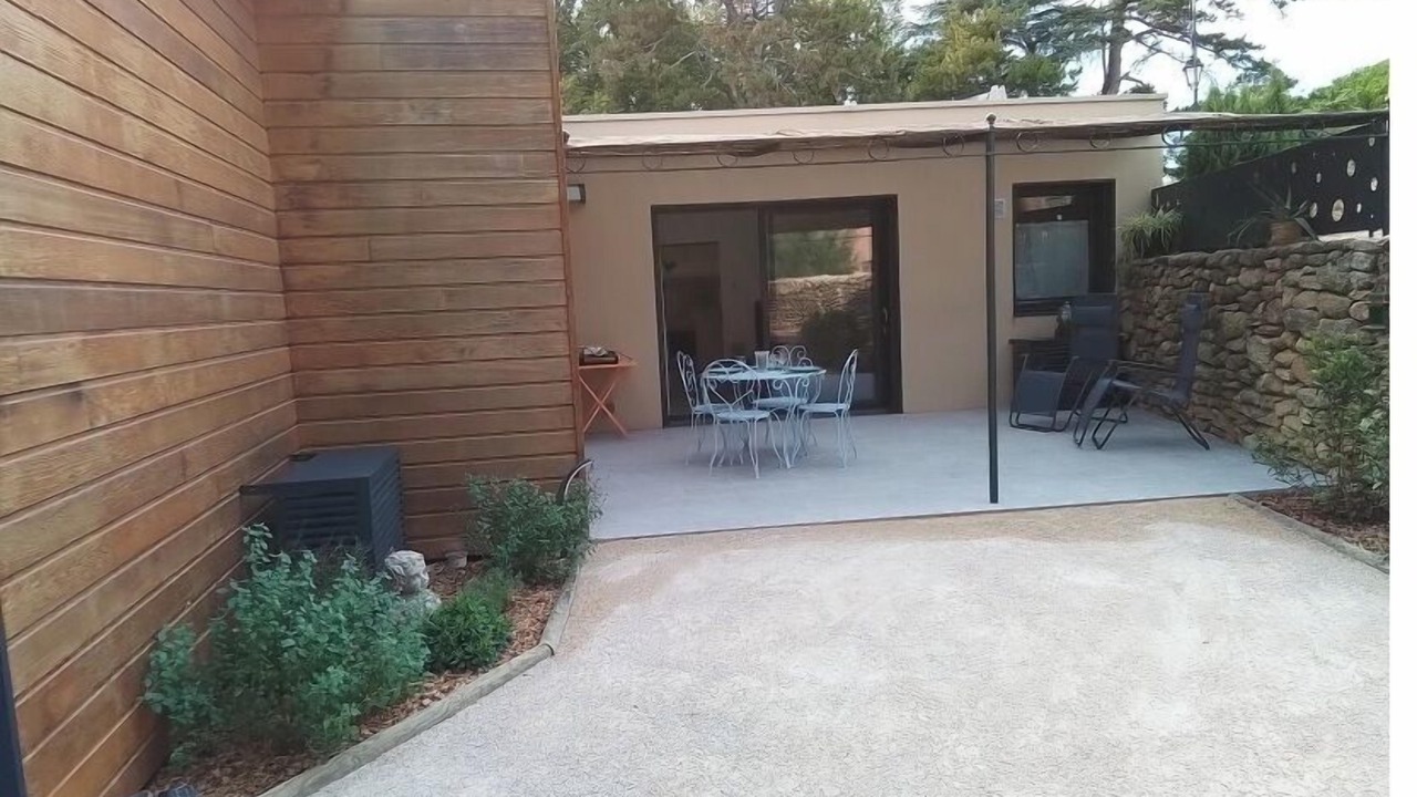 Photo of Outdoor in Camaret-sur-Aigues