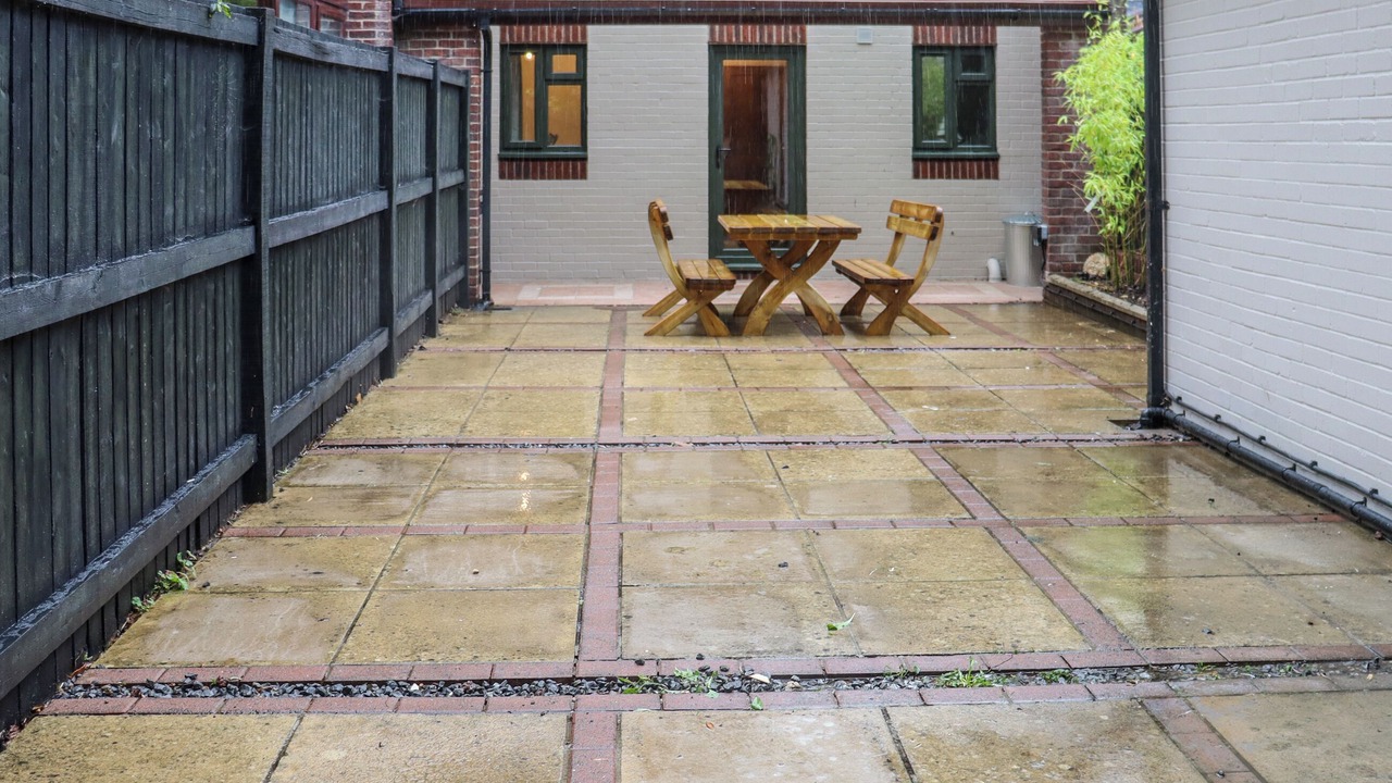 Photo of Others in Neyland