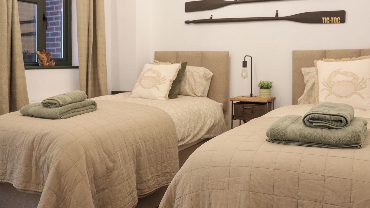 Photo of Others in Neyland