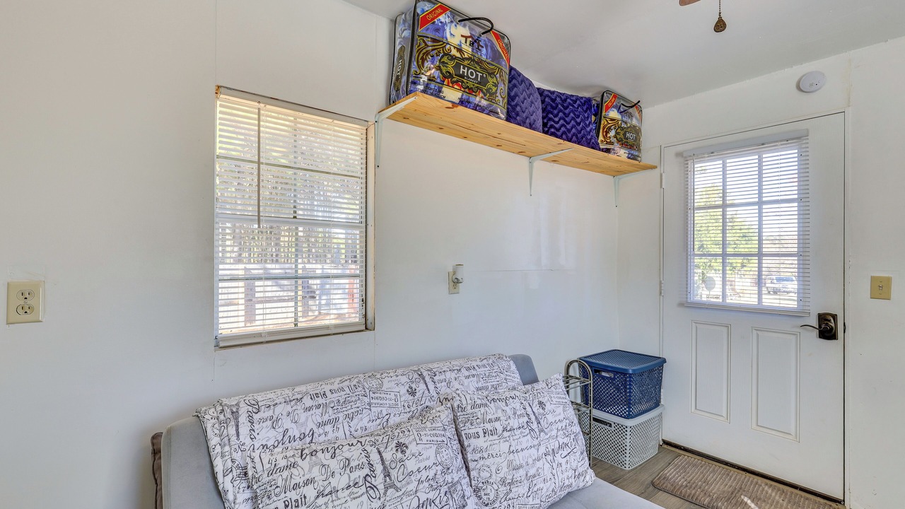 Photo of Livingroom in Smith County