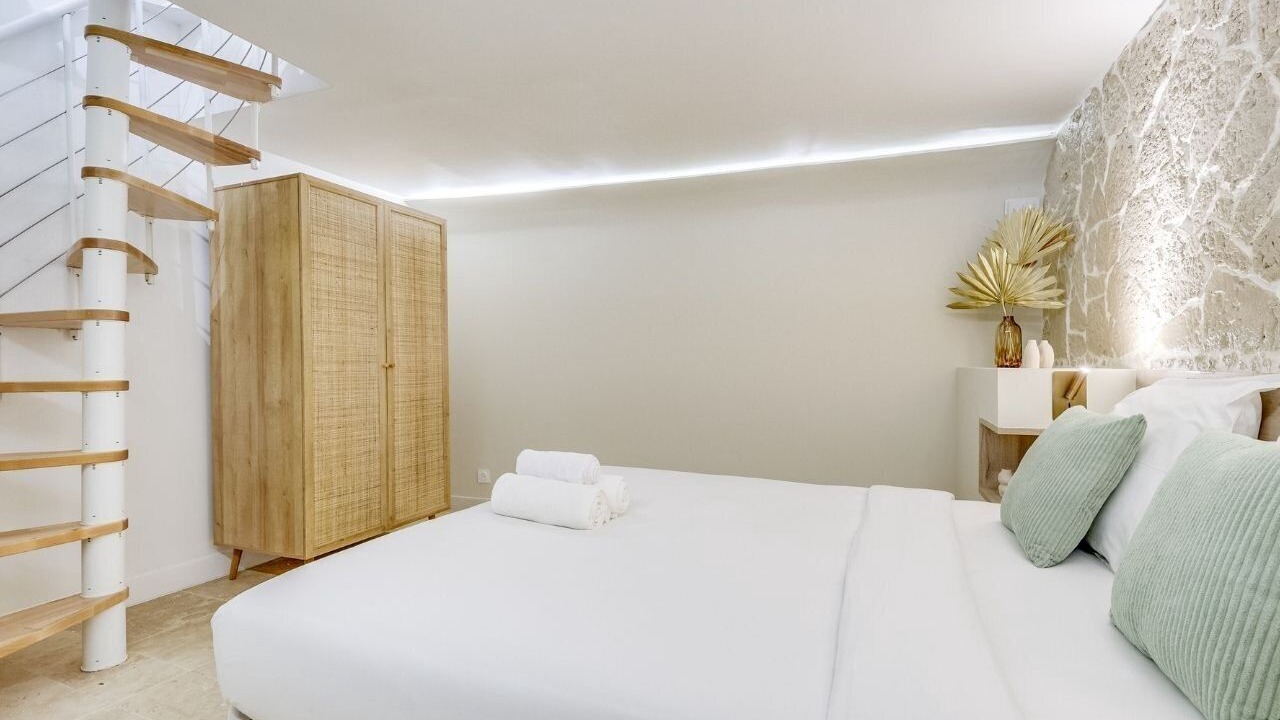 Photo of Bedroom in Puteaux