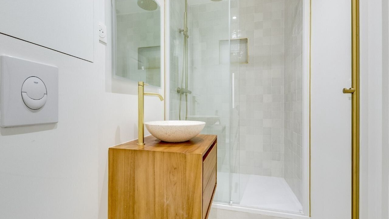 Photo of Bathroom in Puteaux