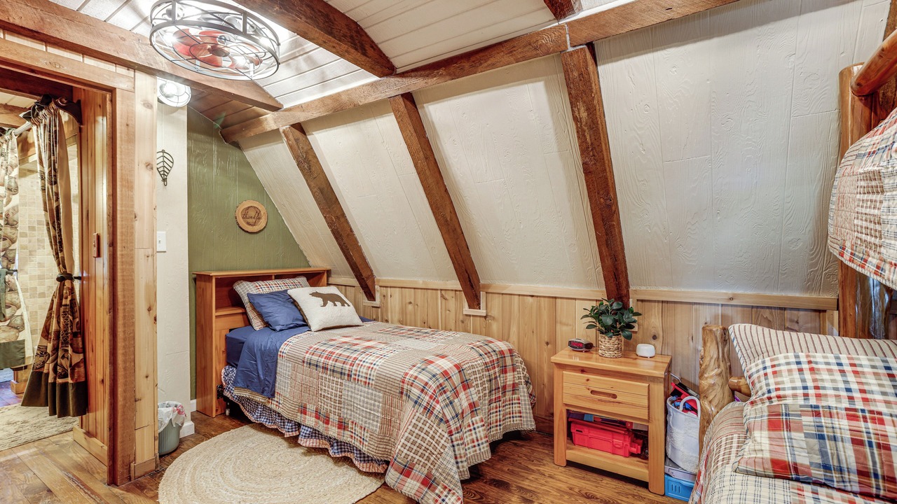 Photo of Bedroom in Onalaska