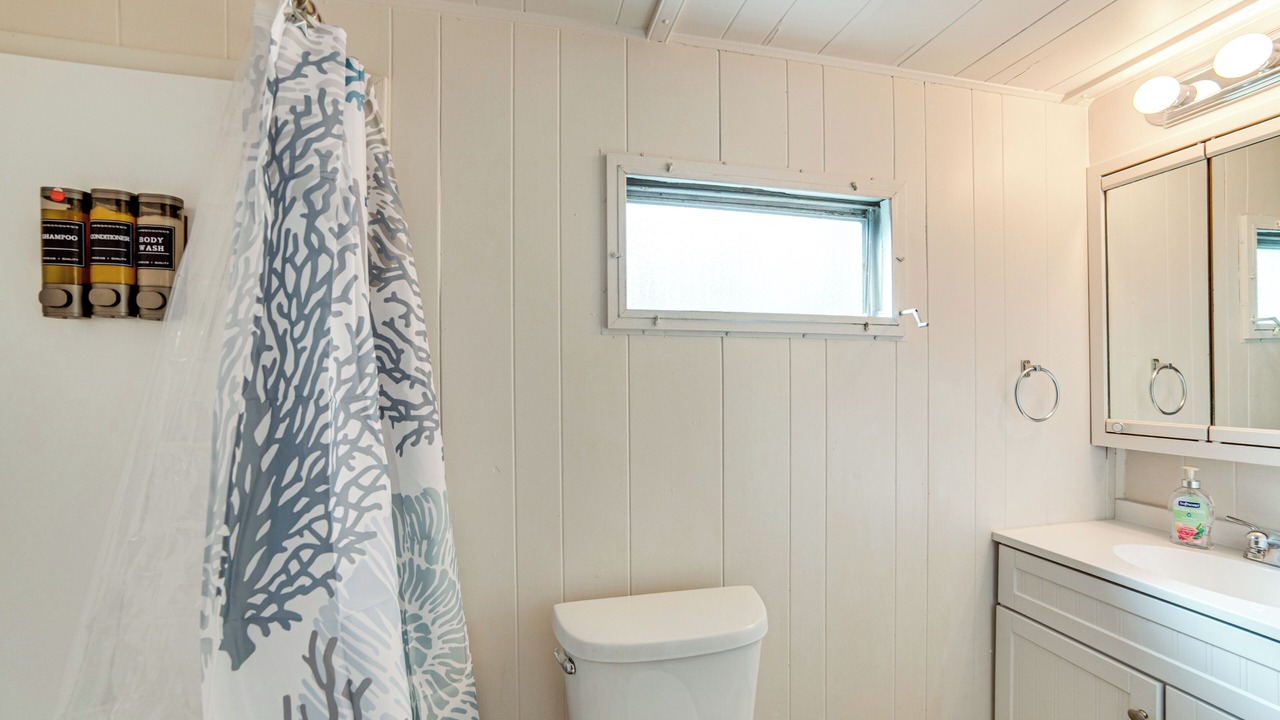 Photo of Bathroom in Log Cabin