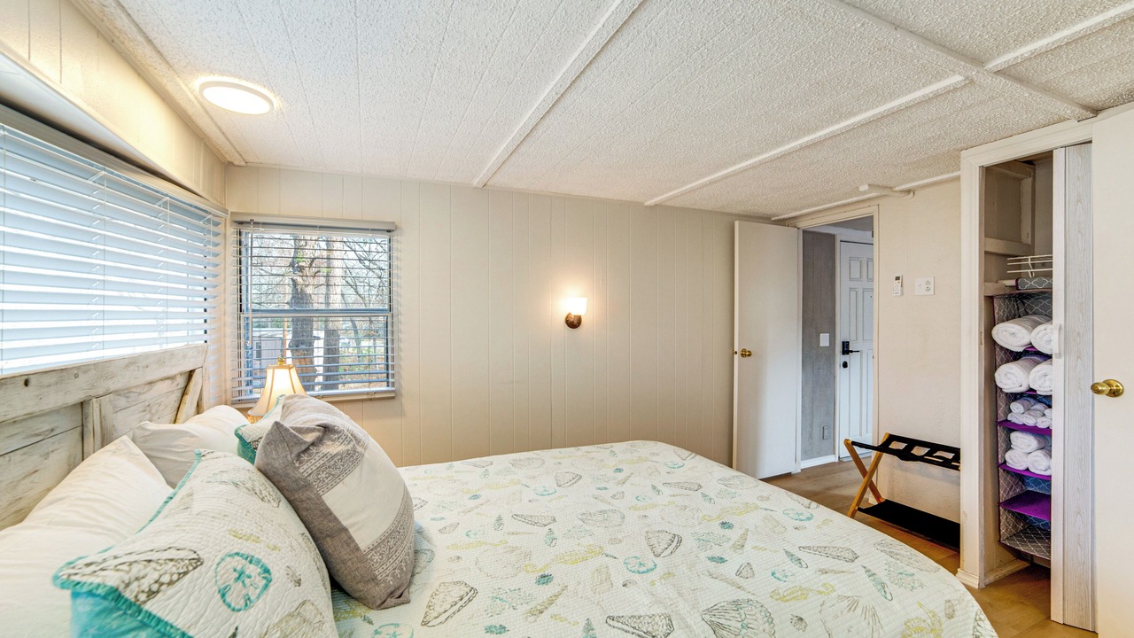 Photo of Bedroom in Log Cabin