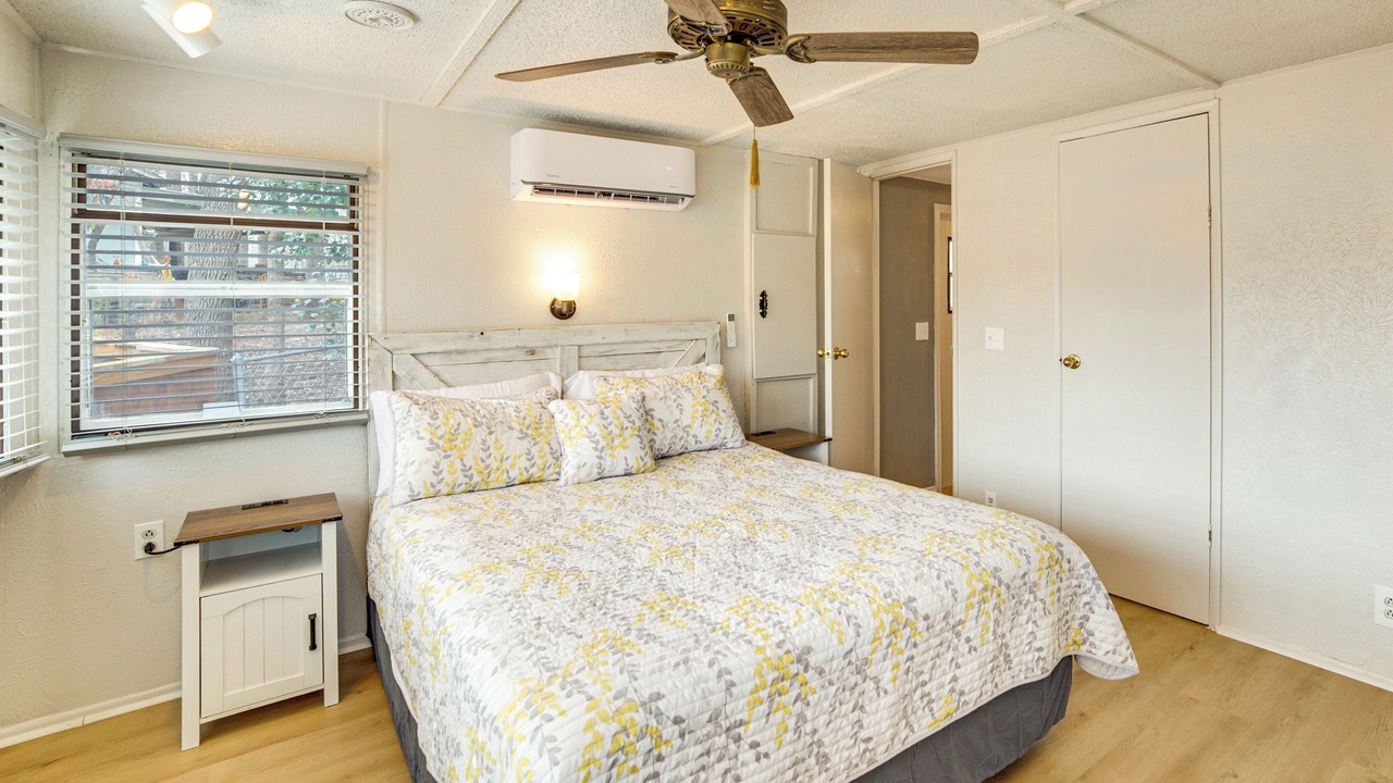 Photo of Bedroom in Log Cabin