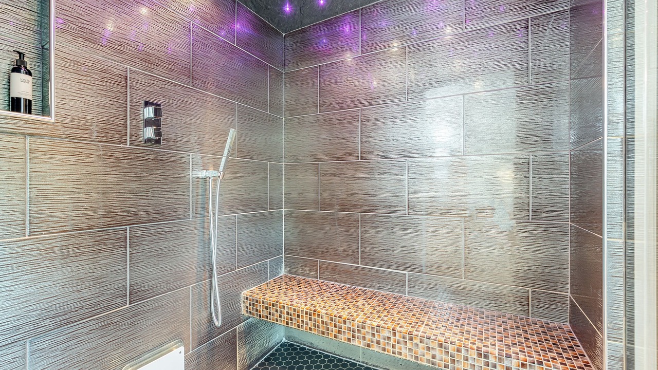 Photo of Bathroom in Widemouth Bay