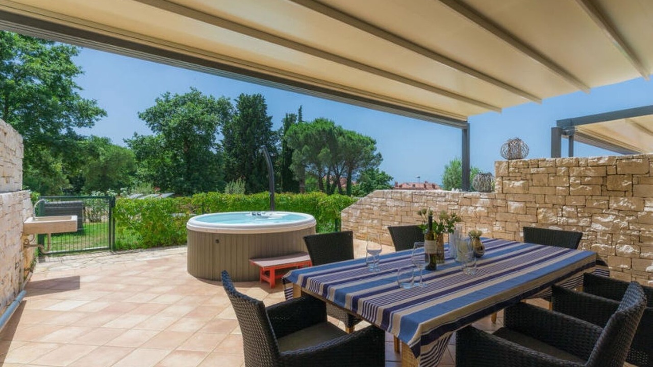 Photo of Outdoor in Krizine