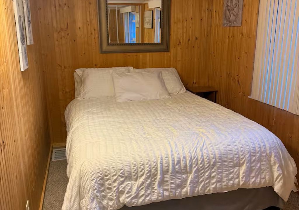 Photo of Bedroom in Paw Paw Lake